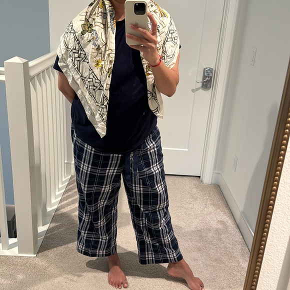 Scarf - Picture 2 of 3